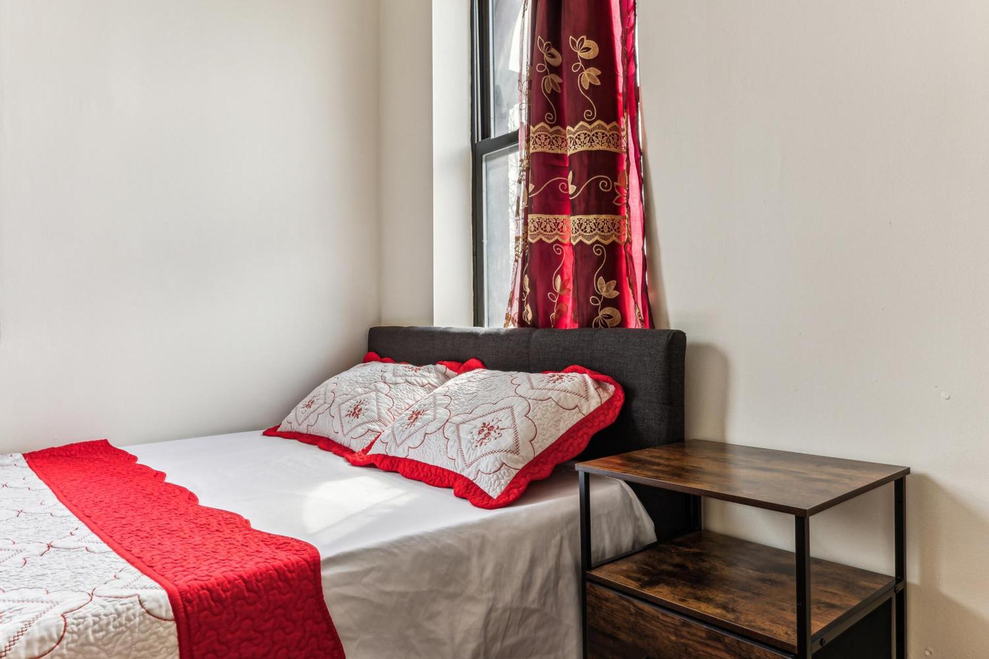 Empire Blvd Guest House นิวยอร์ก ภายนอก รูปภาพ